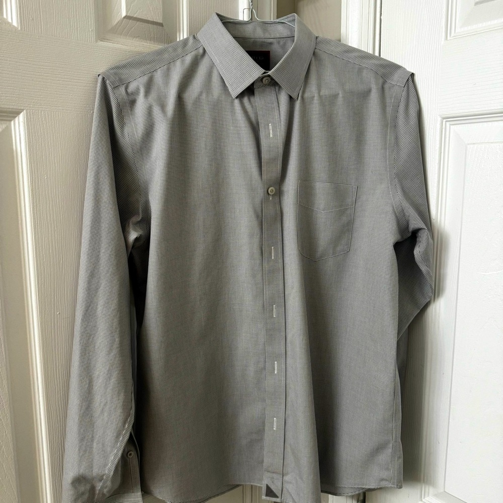 UNTUCKit Men’s Gray Button-Down| Size Large
